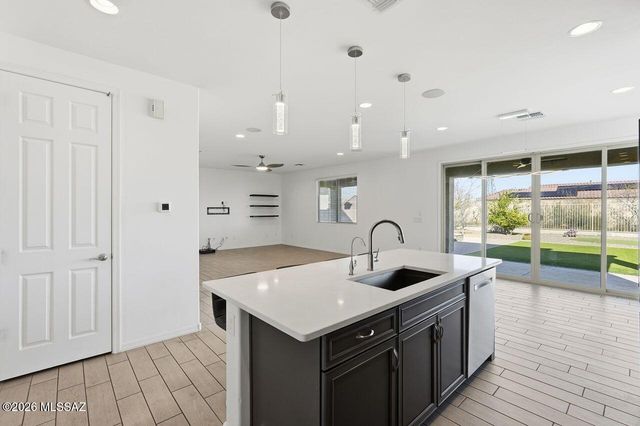 986 W Calle Moa, Sahuarita, AZ 85629