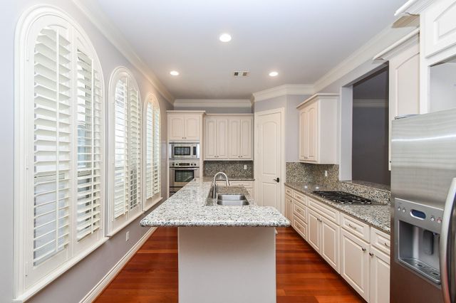 717 Welch Street, Houston, TX 77006