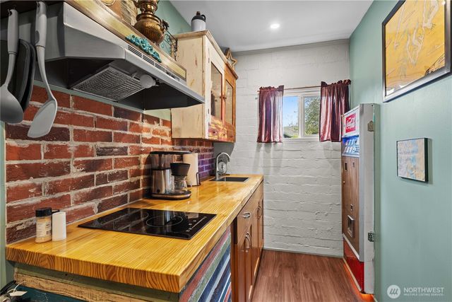 2036 Tacoma Road, Puyallup, WA 98371