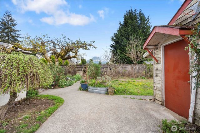2036 Tacoma Road, Puyallup, WA 98371