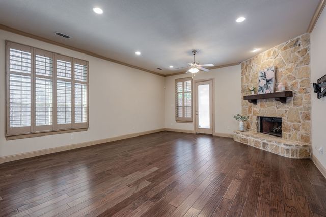 437 Middleton Drive, Roanoke, TX 76262