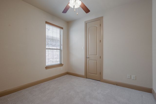 437 Middleton Drive, Roanoke, TX 76262