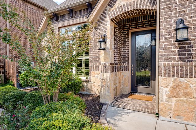 437 Middleton Drive, Roanoke, TX 76262