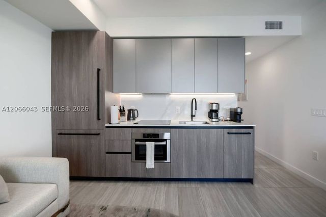 580 72nd St 1203, Miami Beach, FL 33141