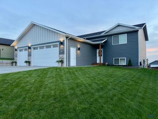 5321 HOMESTEAD ST, Rapid City, SD 57703