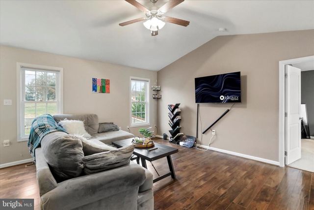 19 POCHARDS CT, Martinsburg, WV 25403