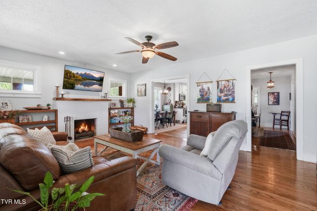 543 North Austin Springs Road, Piney Flats, TN 37686