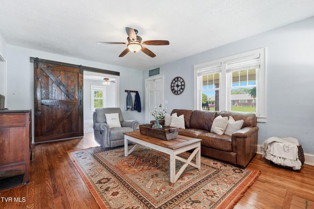 543 North Austin Springs Road, Piney Flats, TN 37686