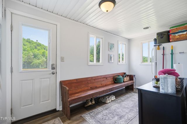 543 North Austin Springs Road, Piney Flats, TN 37686