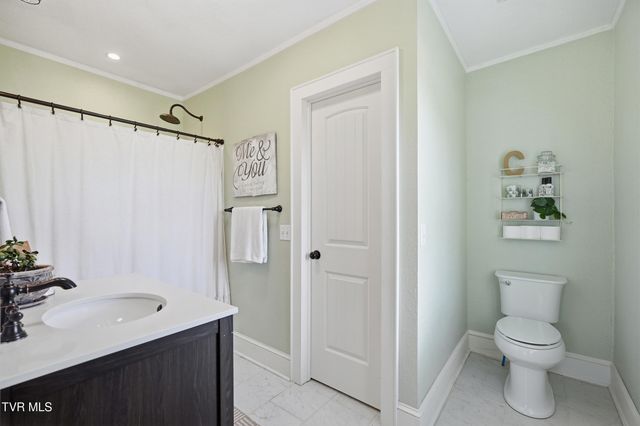 543 North Austin Springs Road, Piney Flats, TN 37686