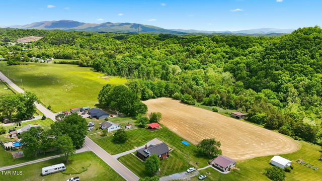 543 North Austin Springs Road, Piney Flats, TN 37686