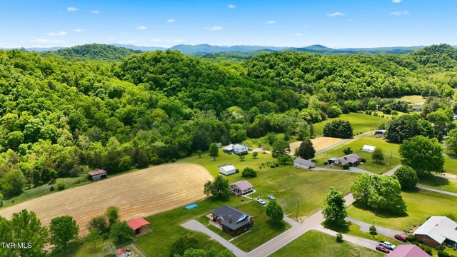 543 North Austin Springs Road, Piney Flats, TN 37686