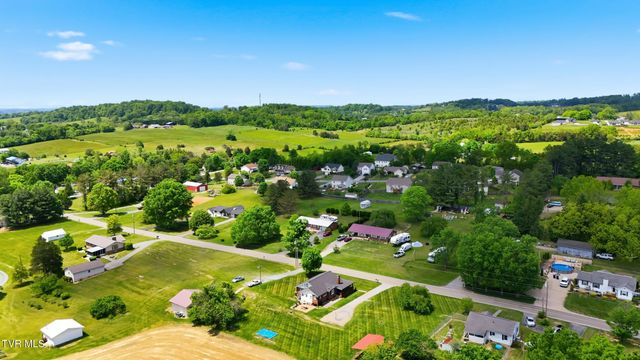 543 North Austin Springs Road, Piney Flats, TN 37686