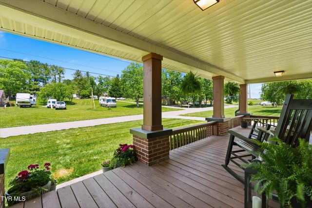 543 North Austin Springs Road, Piney Flats, TN 37686