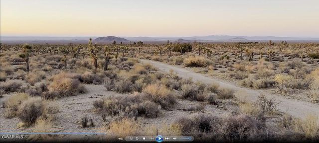 220 E Avenue X, Llano, CA 93544