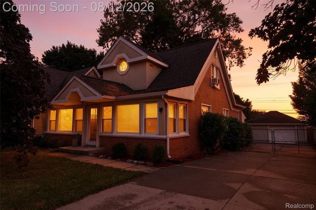 22 Cloverport Avenue, Rochester Hills, MI 48307