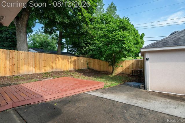 22 Cloverport Avenue, Rochester Hills, MI 48307