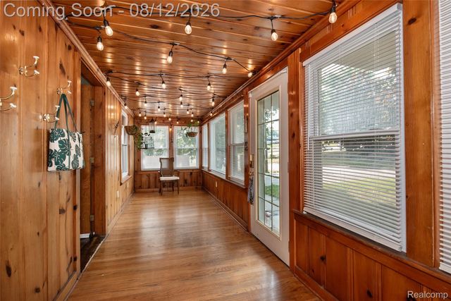 22 Cloverport Avenue, Rochester Hills, MI 48307