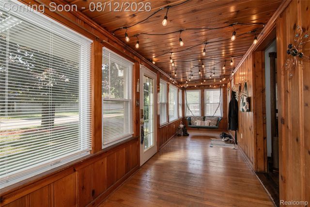 22 Cloverport Avenue, Rochester Hills, MI 48307