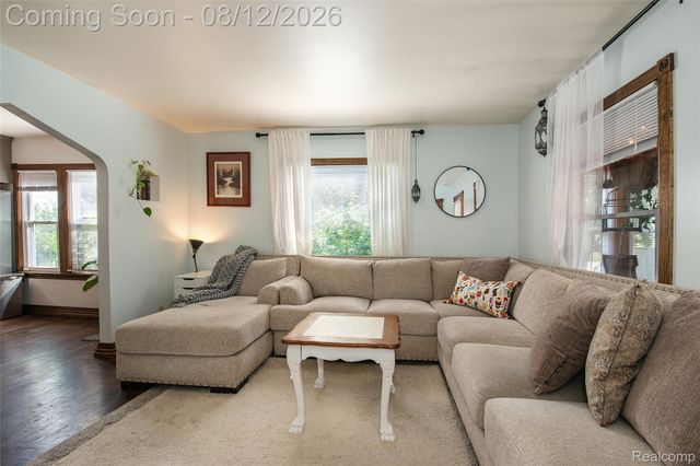 22 Cloverport Avenue, Rochester Hills, MI 48307