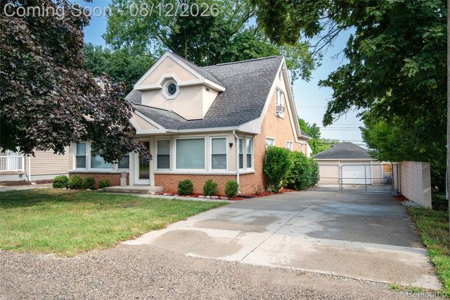 22 Cloverport Avenue, Rochester Hills, MI 48307
