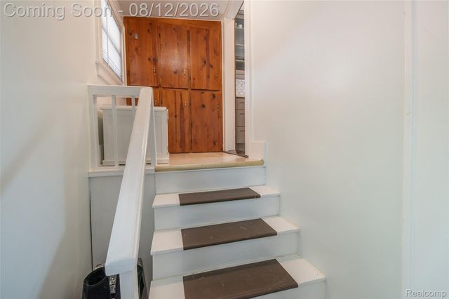 22 Cloverport Avenue, Rochester Hills, MI 48307