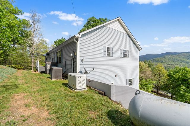 619 Pounding Mill Loop, Hayesville, NC 28904