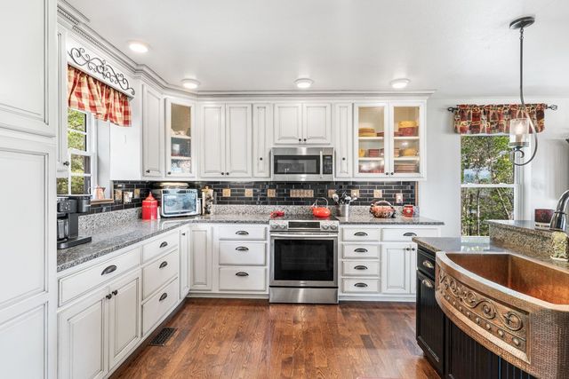 619 Pounding Mill Loop, Hayesville, NC 28904