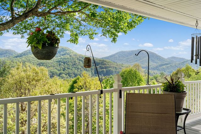 619 Pounding Mill Loop, Hayesville, NC 28904