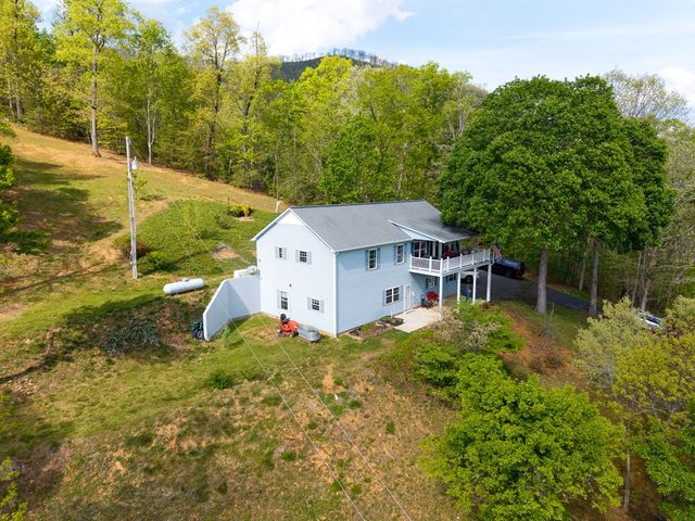 619 Pounding Mill Loop, Hayesville, NC 28904
