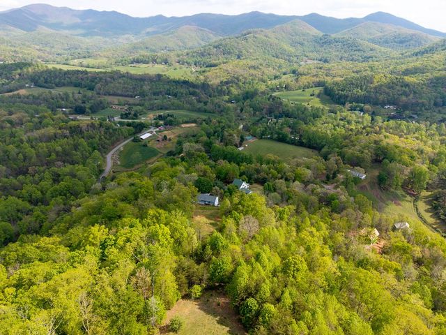 619 Pounding Mill Loop, Hayesville, NC 28904