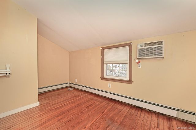 3042 Lowell Avenue, Wantagh, NY 11793