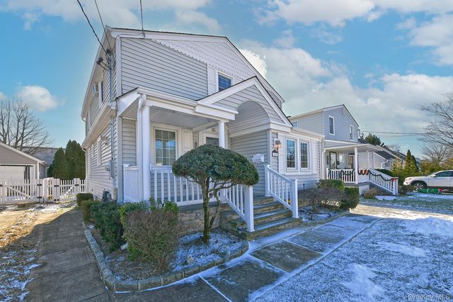3042 Lowell Avenue, Wantagh, NY 11793