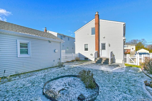 3042 Lowell Avenue, Wantagh, NY 11793