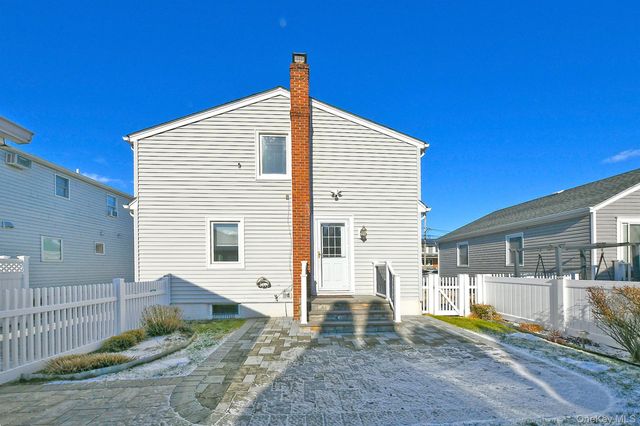 3042 Lowell Avenue, Wantagh, NY 11793