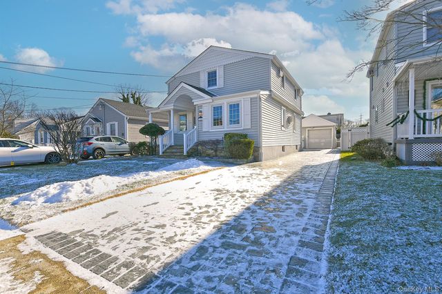 3042 Lowell Avenue, Wantagh, NY 11793