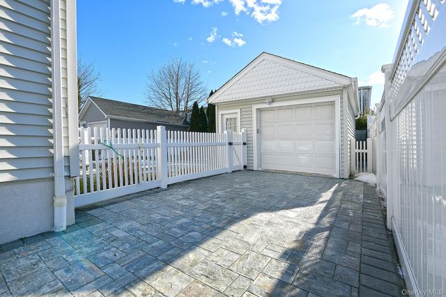 3042 Lowell Avenue, Wantagh, NY 11793