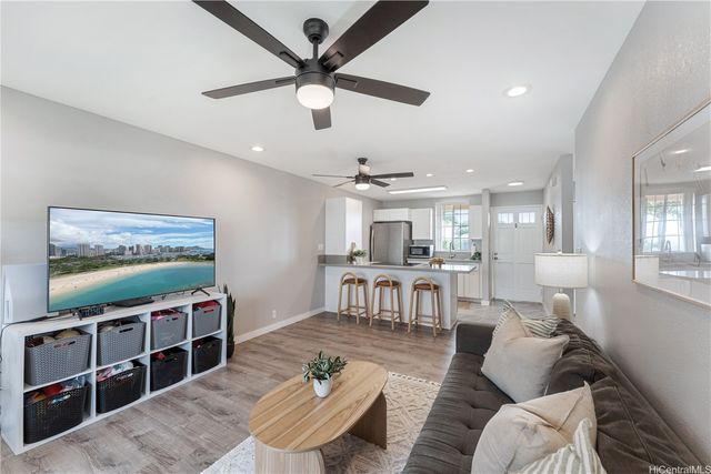 94-100 Luluka Place L201, Waipahu, HI 96797