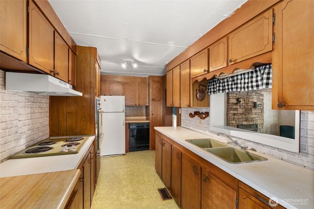127 Lincoln Creek Road, Centralia, WA 98531