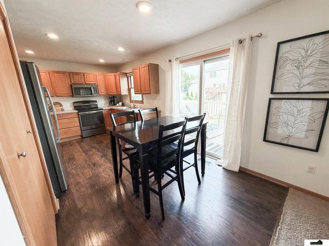 3251 Prairieview Drive, Lincoln, NE 68504