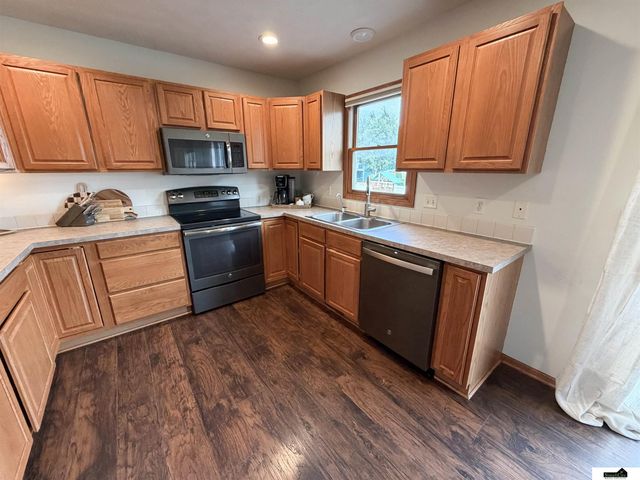 3251 Prairieview Drive, Lincoln, NE 68504