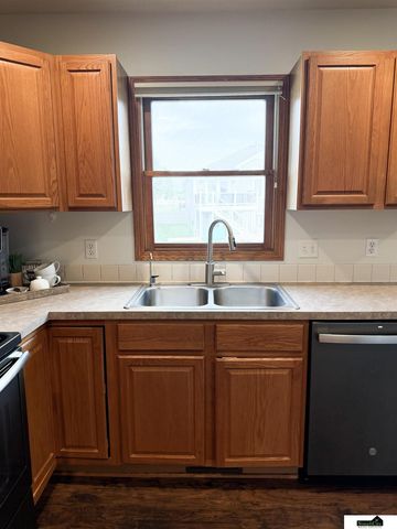 3251 Prairieview Drive, Lincoln, NE 68504