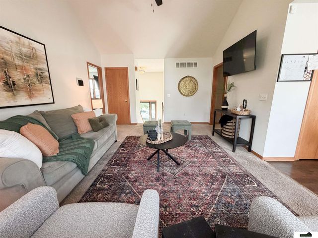 3251 Prairieview Drive, Lincoln, NE 68504
