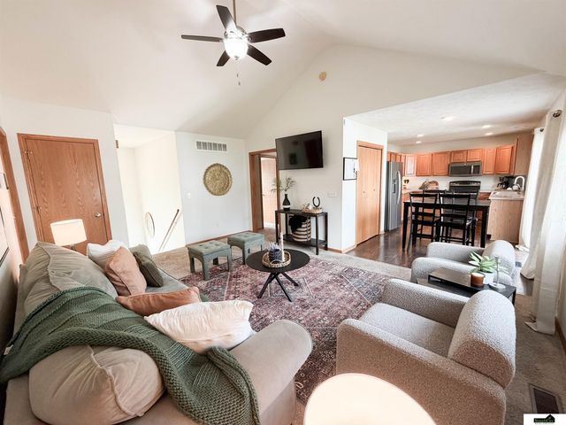 3251 Prairieview Drive, Lincoln, NE 68504
