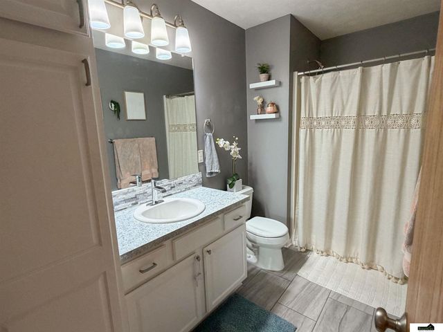 3251 Prairieview Drive, Lincoln, NE 68504
