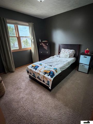 3251 Prairieview Drive, Lincoln, NE 68504
