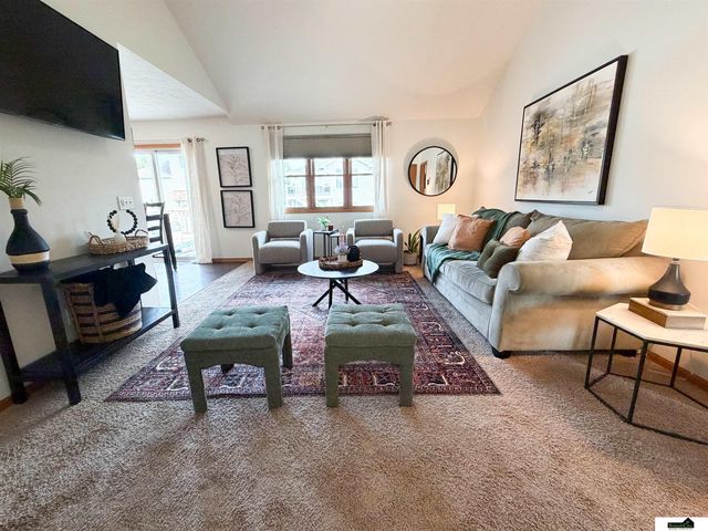 3251 Prairieview Drive, Lincoln, NE 68504