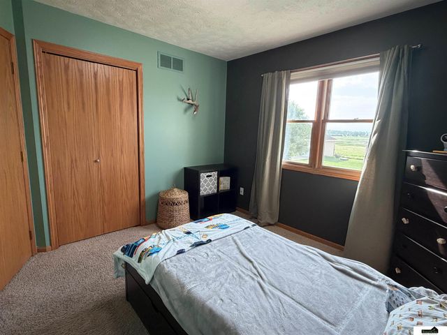 3251 Prairieview Drive, Lincoln, NE 68504