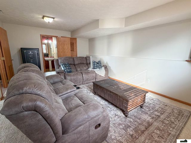 3251 Prairieview Drive, Lincoln, NE 68504