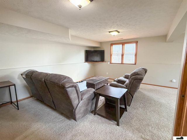 3251 Prairieview Drive, Lincoln, NE 68504